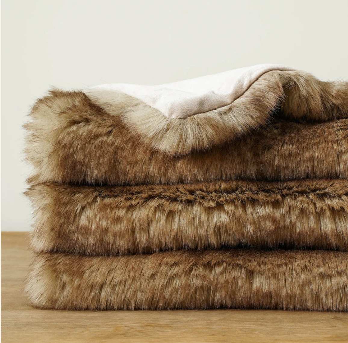 Faux Fur Deken - Luxe Woondeken