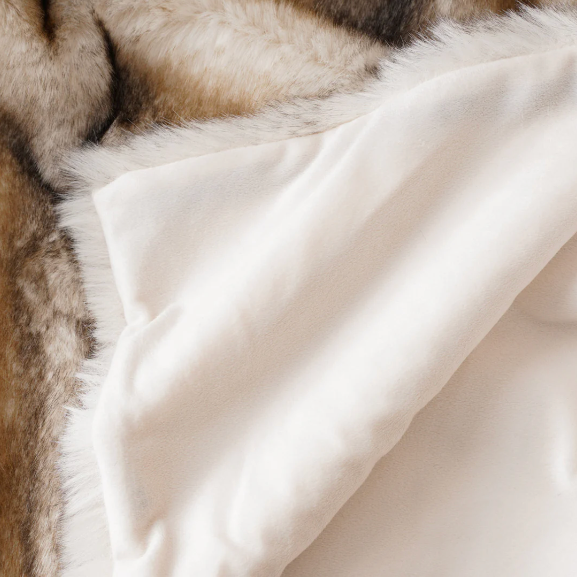 Faux Fur Deken - Luxe Woondeken